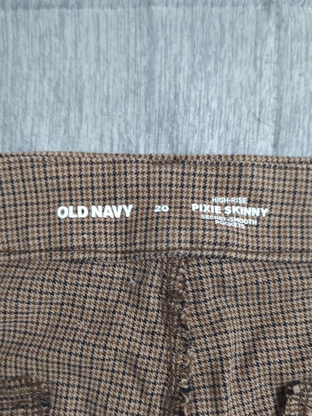 Old Navy Pixie Skinny Pants in Brown Houndstooth